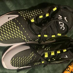 Size 9 air max tennis shoes..